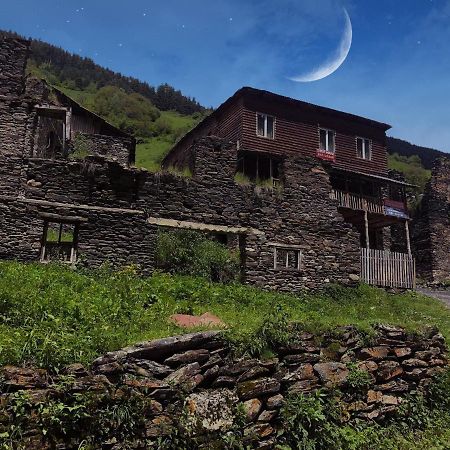 Bed and Breakfast Raul Lushnu Darbaz Местія Екстер'єр фото